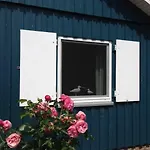 5 Personen Mit Kaminofen In Erster Reihe Hinterm Deich In *